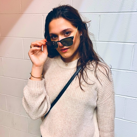 Meet your Posher, Elizabeth - Picture 1 of 1